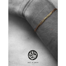 Charger l&#39;image dans la galerie, gold sewing strings // Fils à coudre en or